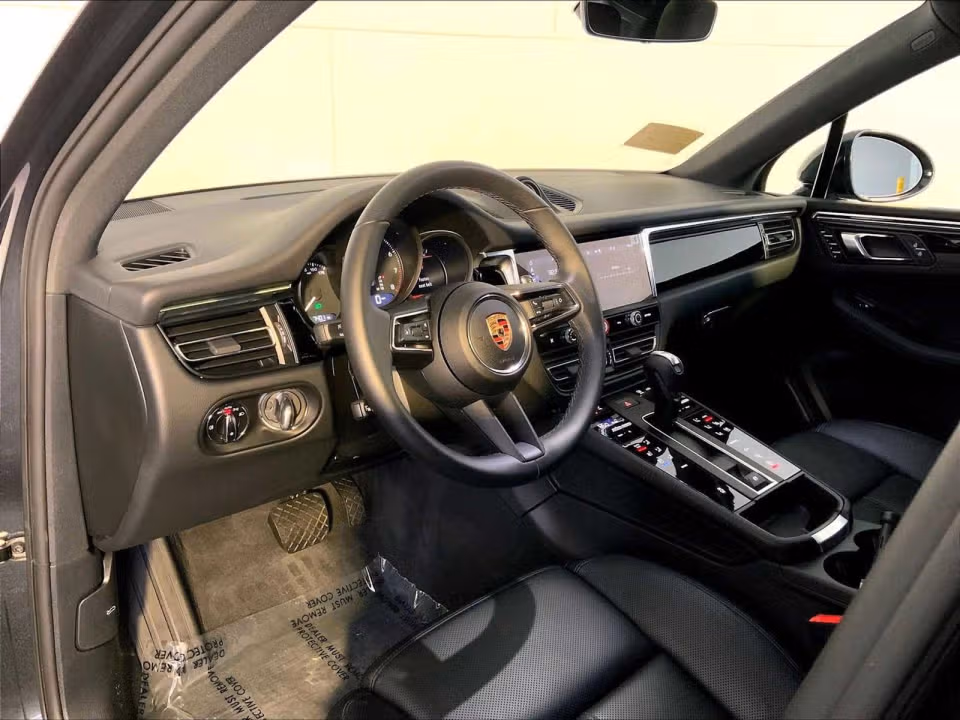 2025 Porsche Macan Base - Photo 27