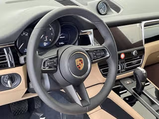 2026 Porsche Macan Base - Photo 25