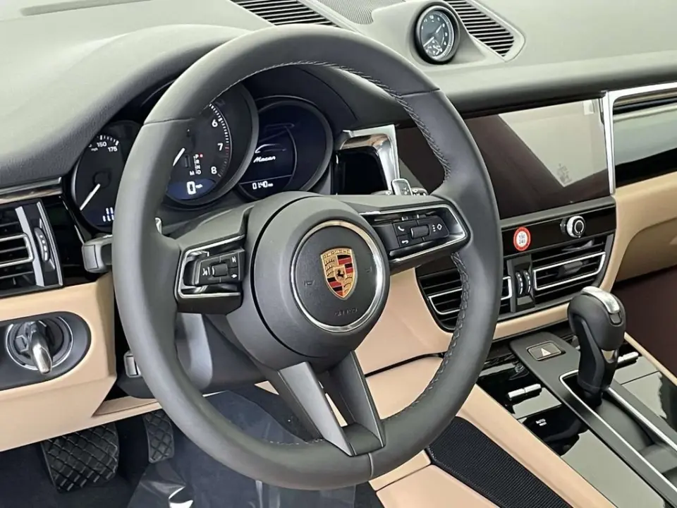 2026 Porsche Macan Base - Photo 31