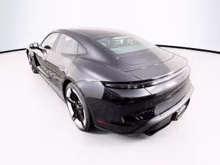 2026 Porsche Taycan GTS - Photo 17