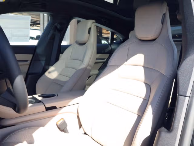 2026 Porsche Taycan Base - Photo 34