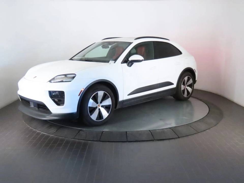 2024 Porsche Macan Base