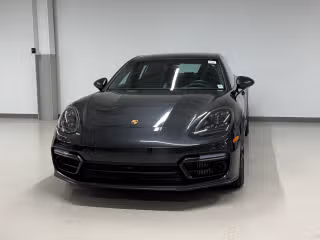 2022 Porsche Panamera GTS's photo