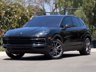 2023 Porsche Cayenne S's photo