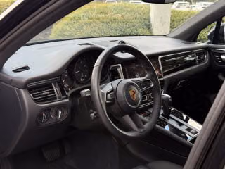 2026 Porsche Macan Base - Photo 25