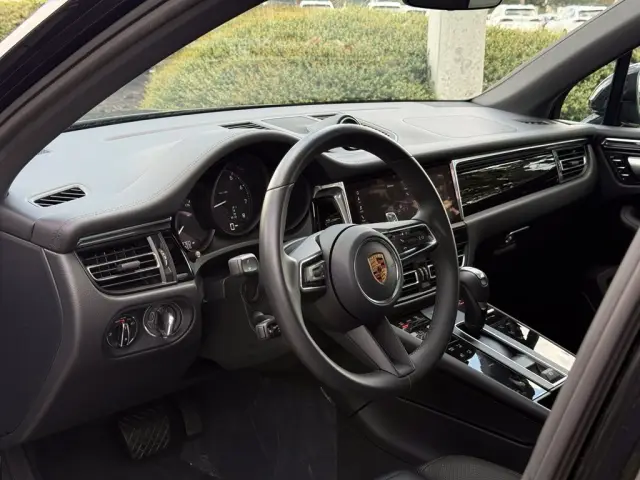 2026 Porsche Macan Base - Photo 30