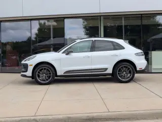 2026 Porsche Macan T - Photo 13