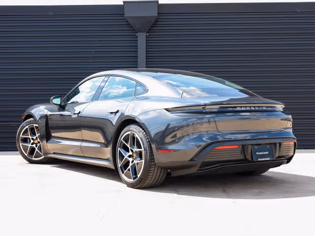 2025 Porsche Taycan Base - Photo 18