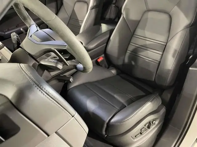 2025 Porsche Cayenne GTS - Photo 40