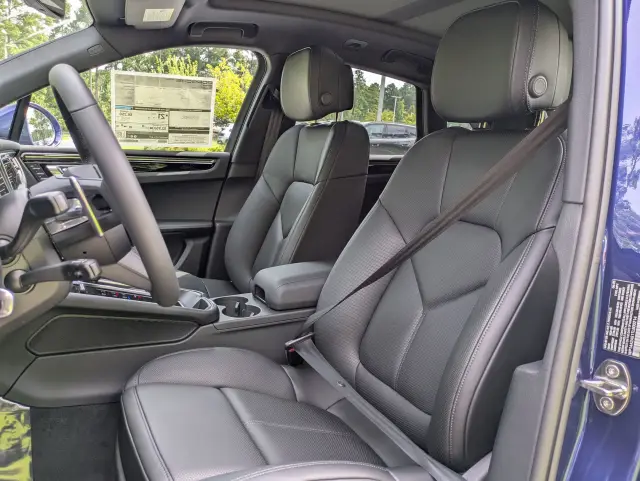 2026 Porsche Macan T - Photo 38