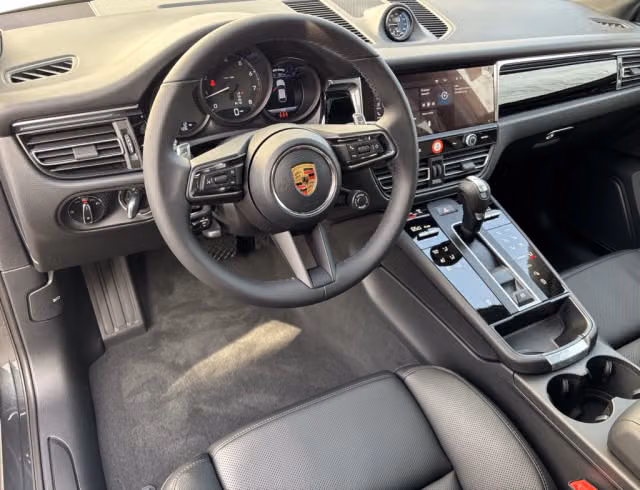 2026 Porsche Macan Base - Photo 26