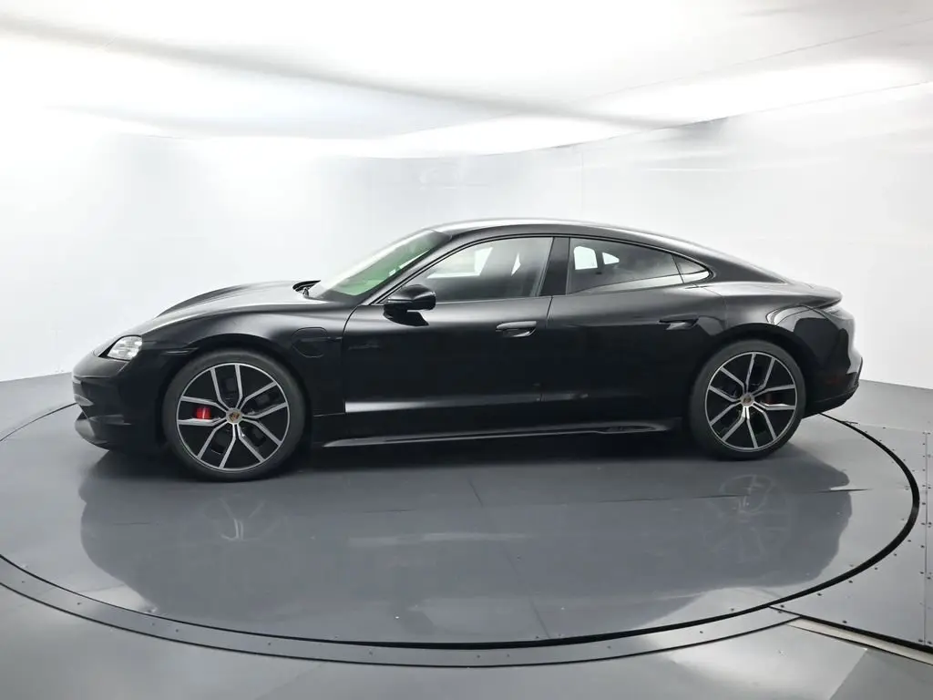 2026 Porsche Taycan GTS - Photo 16