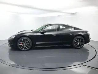 2026 Porsche Taycan GTS - Photo 13