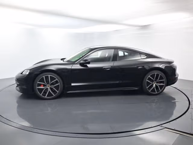 2026 Porsche Taycan GTS - Photo 10