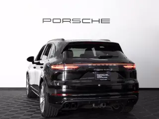 2023 Porsche Cayenne Turbo S E-Hybrid - Photo 21