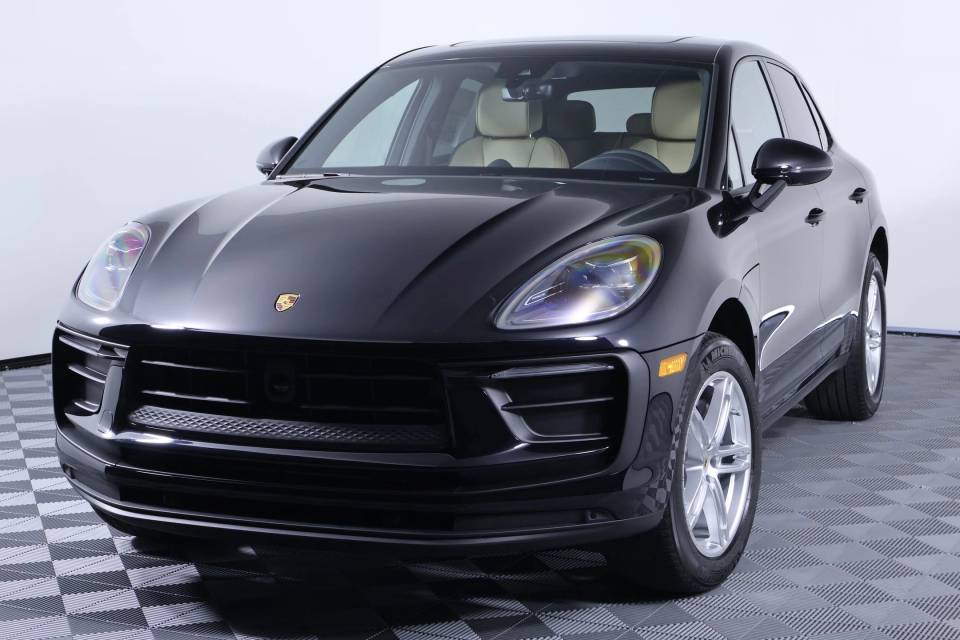 2026 Porsche Macan Base