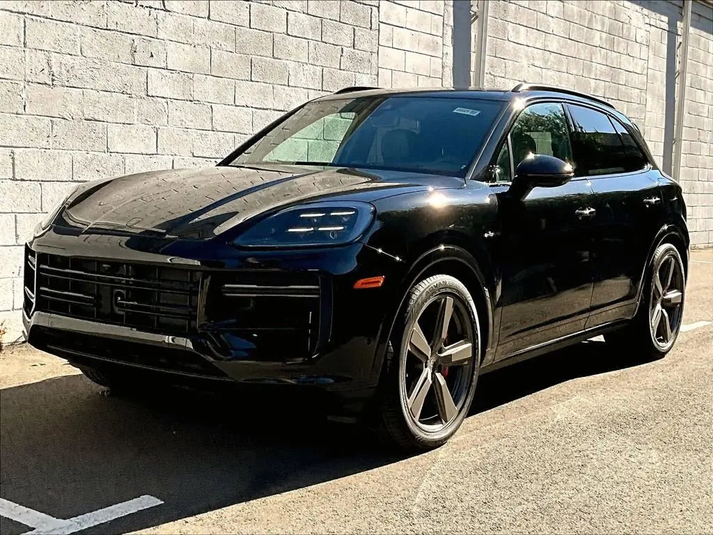 2025 Porsche Cayenne Turbo E-Hybrid - Photo 8