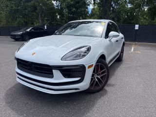 2023 Porsche Macan S's photo