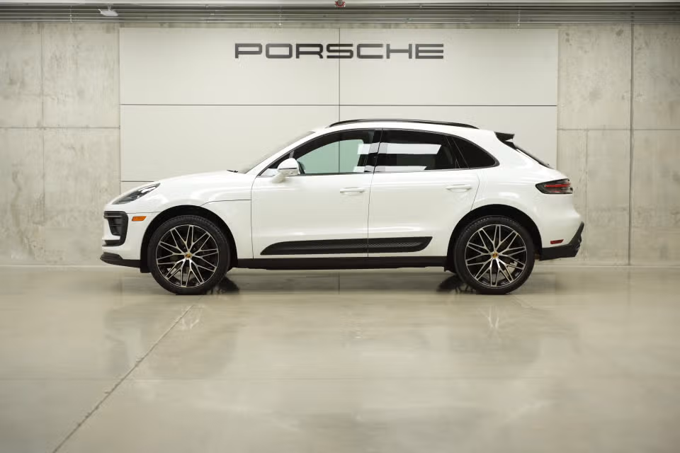 2026 Porsche Macan Base - Photo 11
