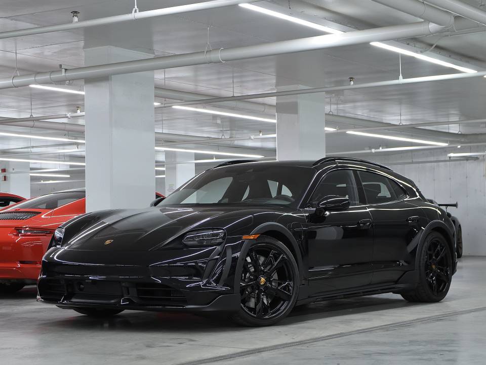 Buy used Porsche Taycan Turbo Cross Turismo at Porsche Centre Rive-Sud