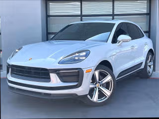 2022 Porsche Macan -'s photo