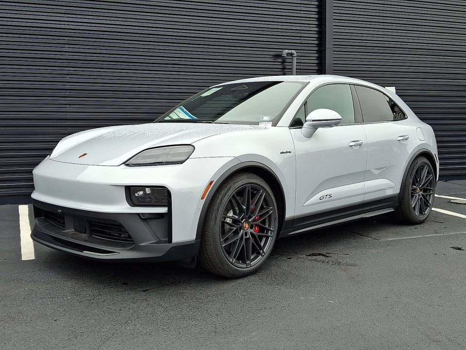 2026 Porsche Macan