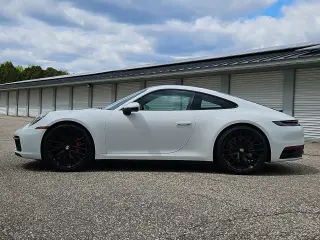 2022 Porsche 911 - Photo 13
