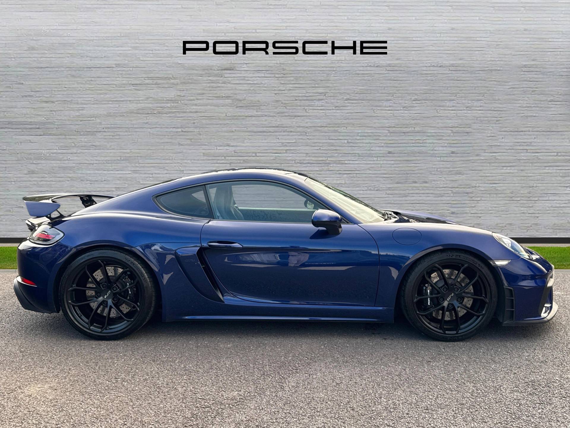 718 Cayman GT4, photo 2 of 31
