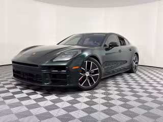 2026 Porsche Panamera 4S E-Hybrid's photo