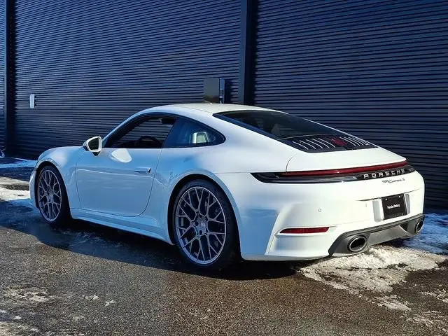 2025 Porsche 911 S - Photo 23