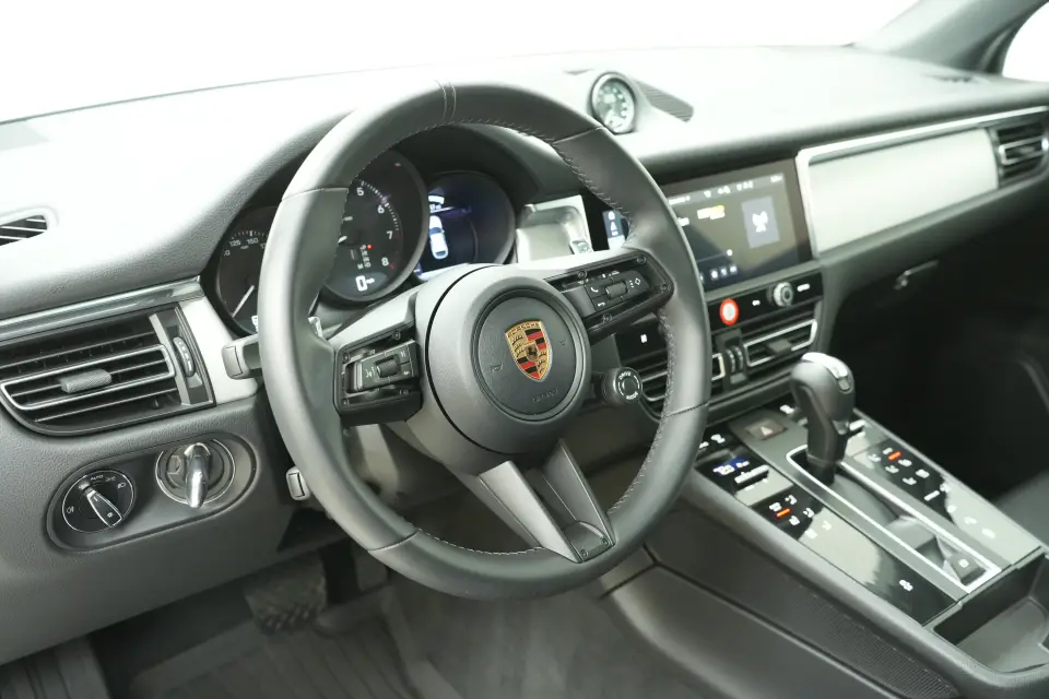 2026 Porsche Macan Base - Photo 31