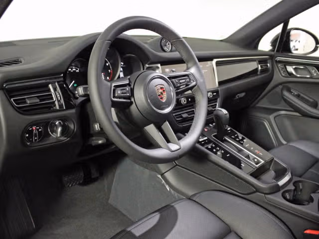 2026 Porsche Macan Base - Photo 26