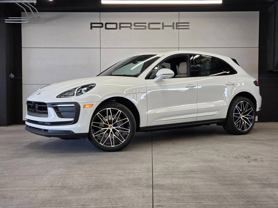 2026 Porsche Macan Base