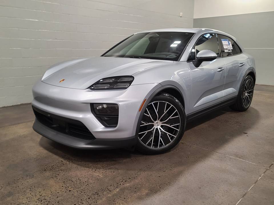 2026 Porsche Macan Base