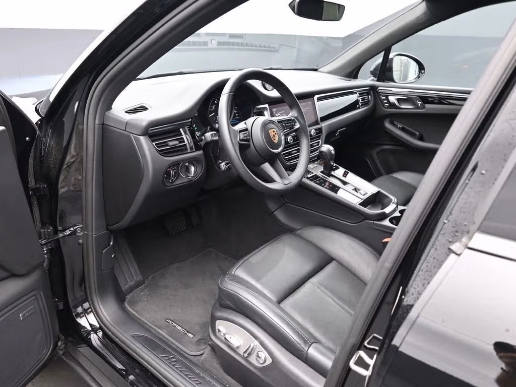 2025 Porsche Macan Base - Photo 28