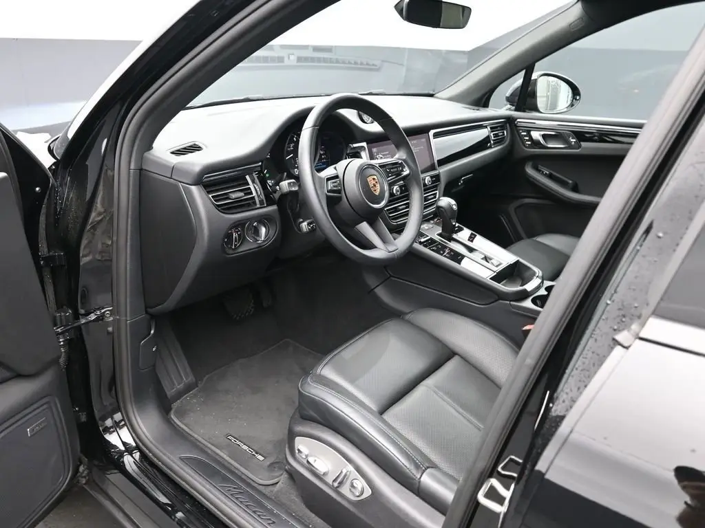 2025 Porsche Macan Base - Photo 32