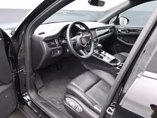 2025 Porsche Macan Base - Photo 25