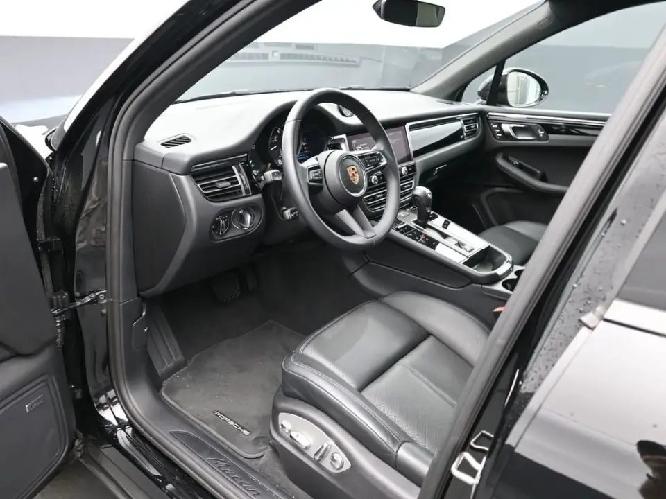 2025 Porsche Macan Base - Photo 31