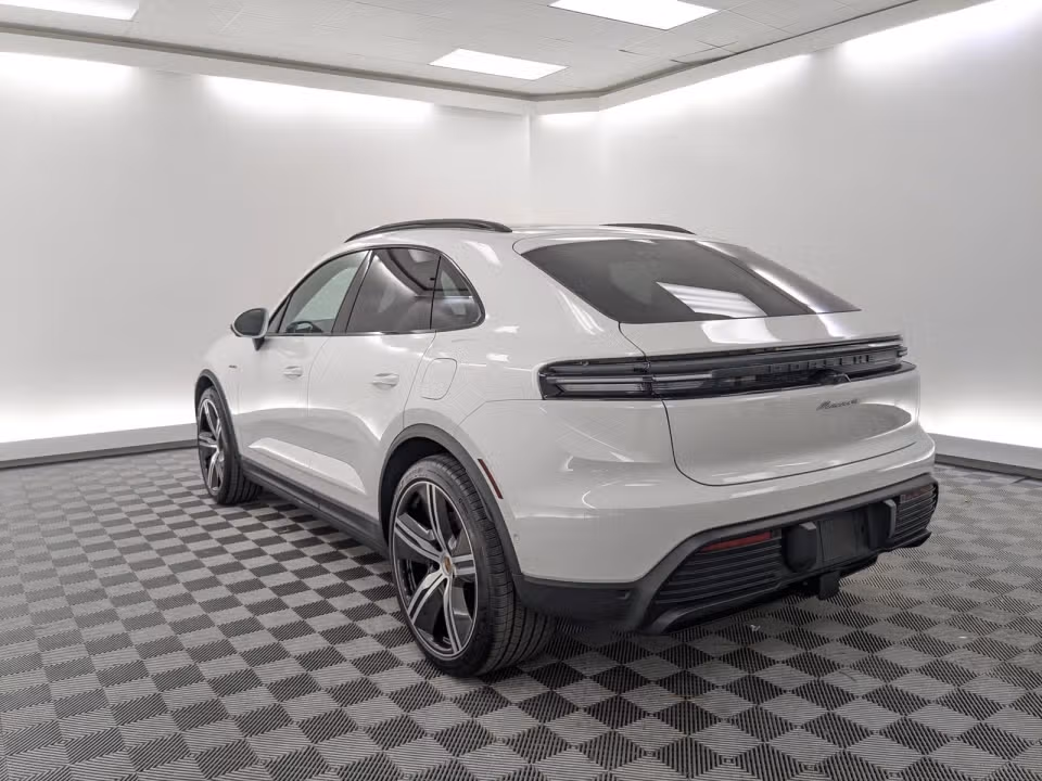 2025 Porsche Macan Base - Photo 19