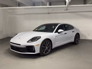 2026 Porsche Panamera 4's photo