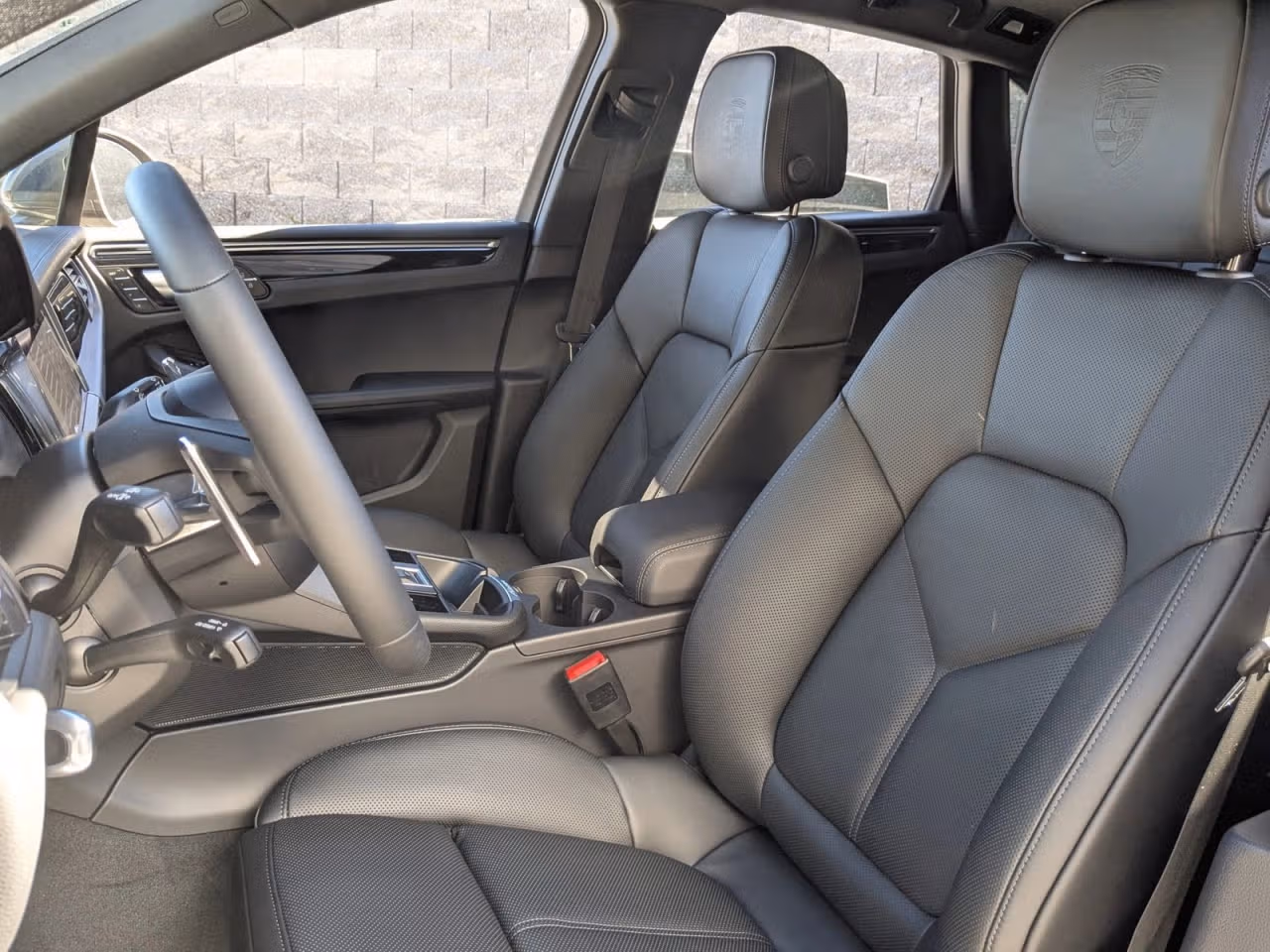 2026 Porsche Macan T - Photo 36