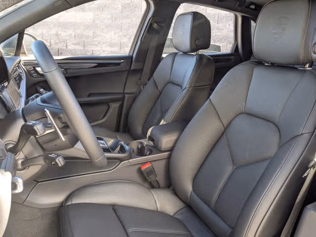 2026 Porsche Macan T - Photo 34