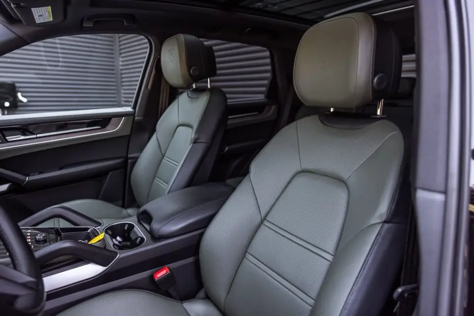 2024 Porsche Cayenne E-Hybrid - Photo 39