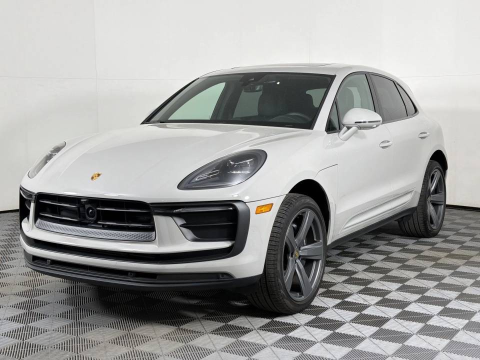 2025 Porsche Macan
