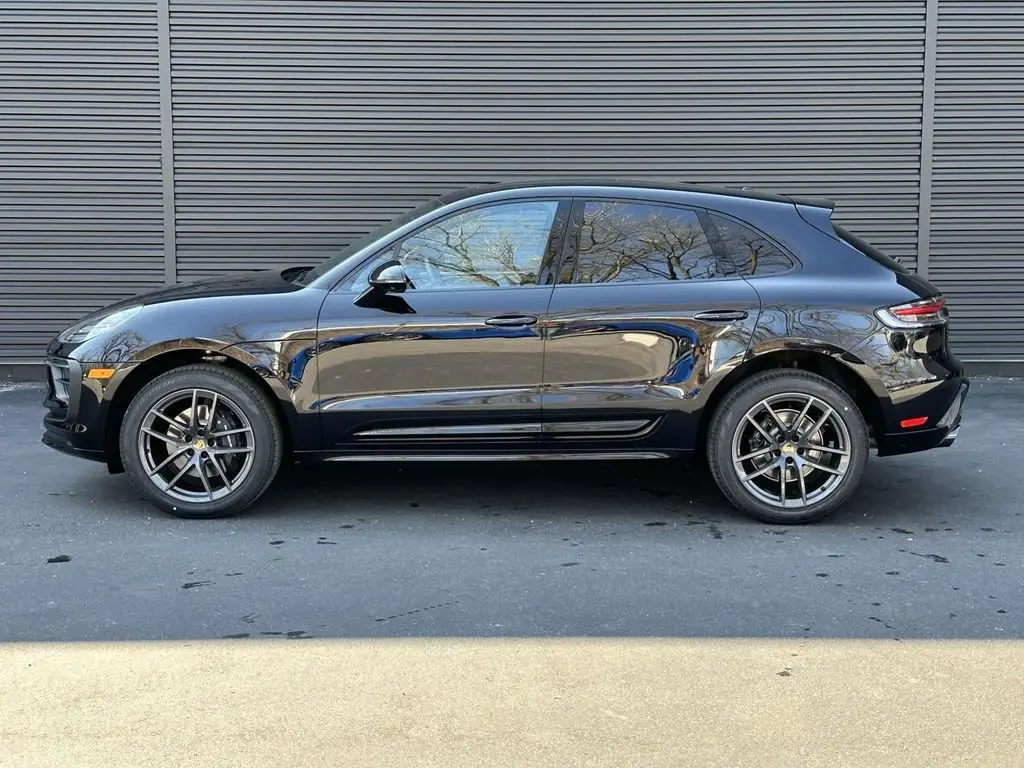 2026 Porsche Macan T - Photo 16