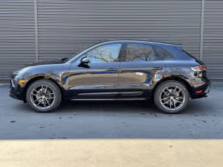 2026 Porsche Macan T - Photo 9