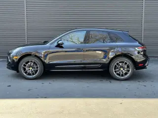 2026 Porsche Macan T - Photo 13