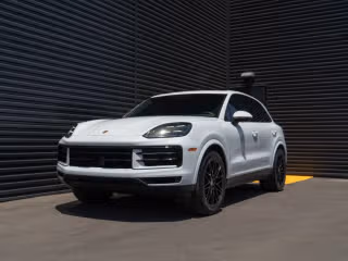 2024 Porsche Cayenne S's photo
