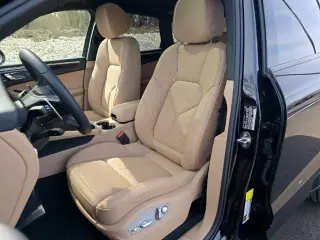 2026 Porsche Macan T - Photo 37