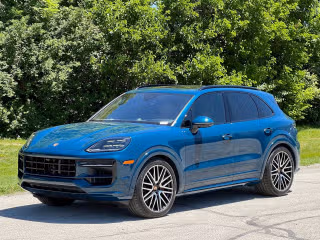 2025 Porsche Cayenne GTS's photo
